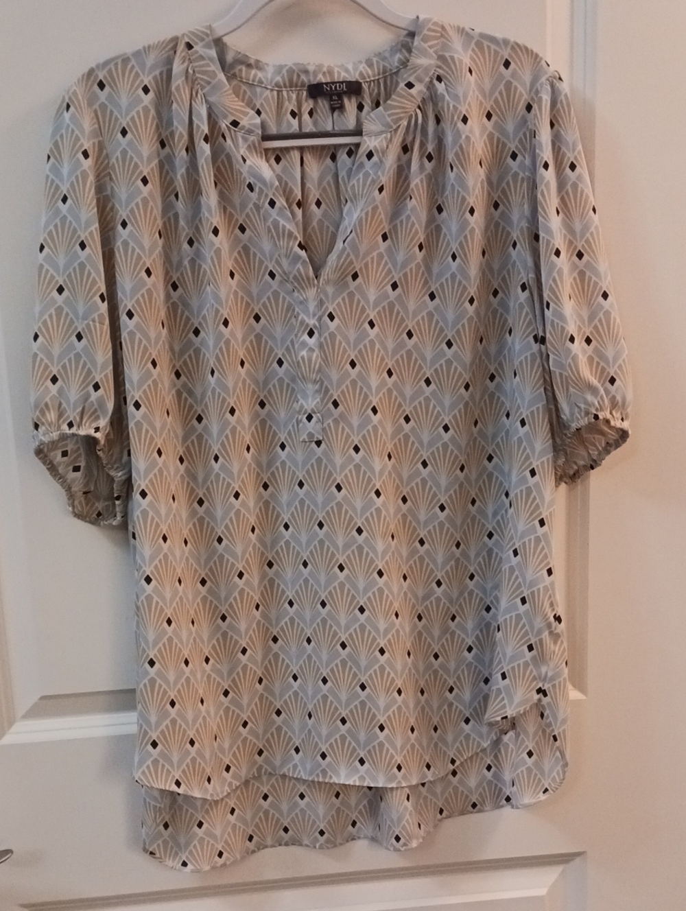 NYDJ Cream and Gray Geometric Split-Neck Blouse
